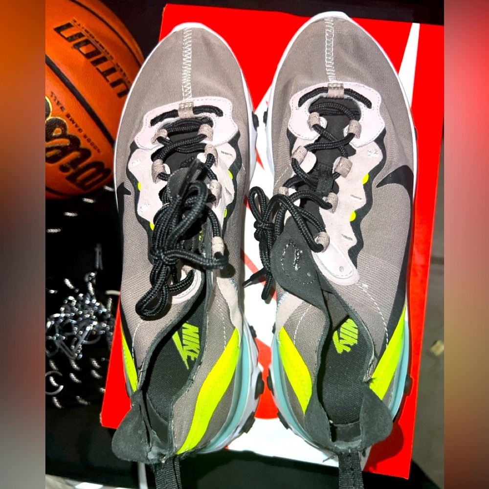 Nike React Element 55